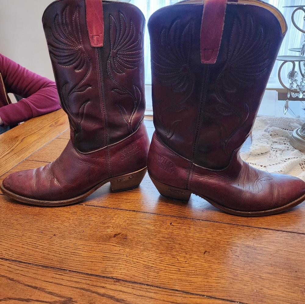 Wild country mens size 9 boots redish brown